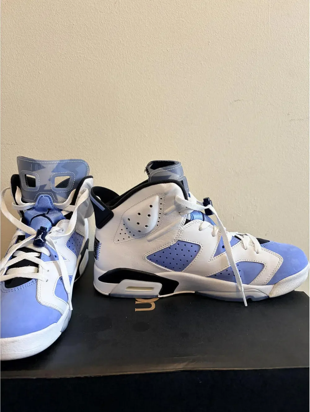 Air Jordan 5 Retro UNC Home University Blue Shoe (Size 10.5)